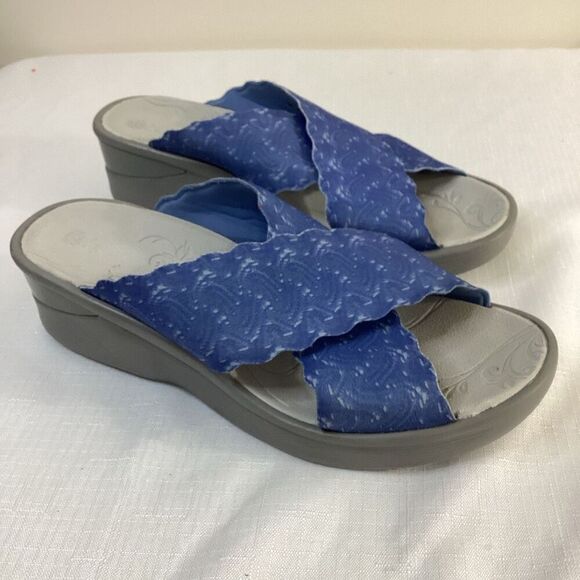 Bzees Blue Slide On Sandals Size 8 - Picture 1 of 7